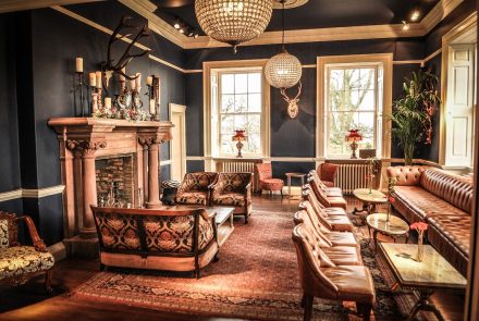 indoor-lounge